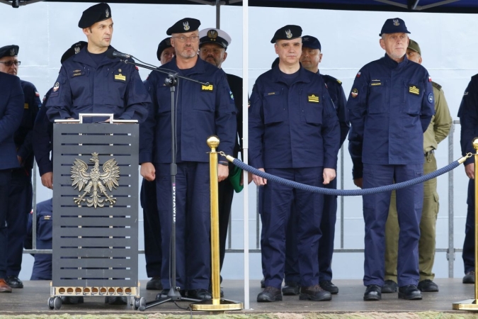 Polscy marynarze w zespole okrętów NATO [ZDJĘCIA]-GospodarkaMorska.pl