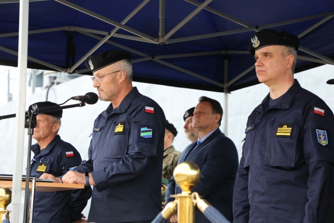 Polscy marynarze w zespole okrętów NATO [ZDJĘCIA]-GospodarkaMorska.pl