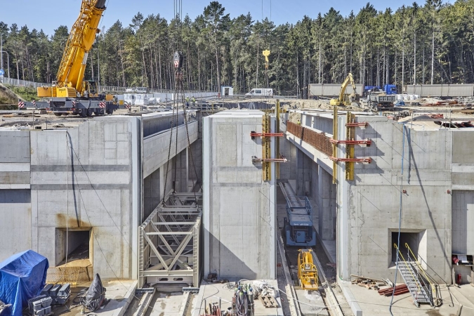 Przekop Mierzei Wiślanej wchodzi w kolejny etap. Trwa montaż pierwszej bramy do 