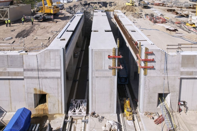 Przekop Mierzei Wiślanej wchodzi w kolejny etap. Trwa montaż pierwszej bramy do 