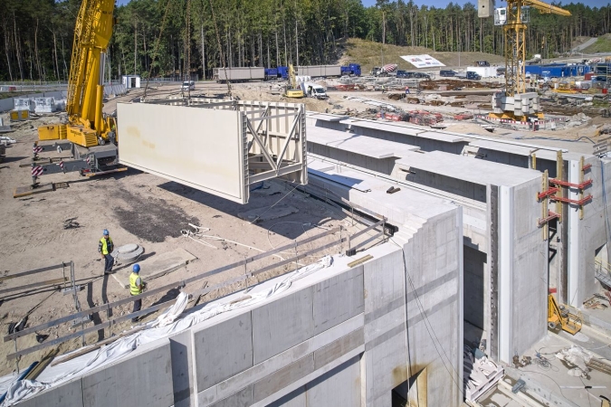 Przekop Mierzei Wiślanej wchodzi w kolejny etap. Trwa montaż pierwszej bramy do 