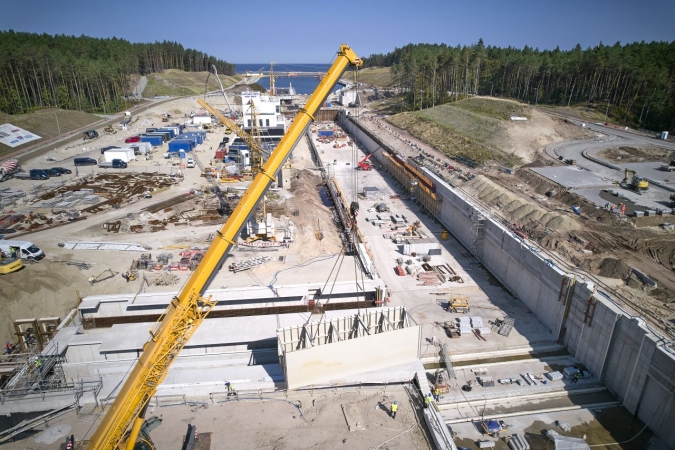 Przekop Mierzei Wiślanej wchodzi w kolejny etap. Trwa montaż pierwszej bramy do 
