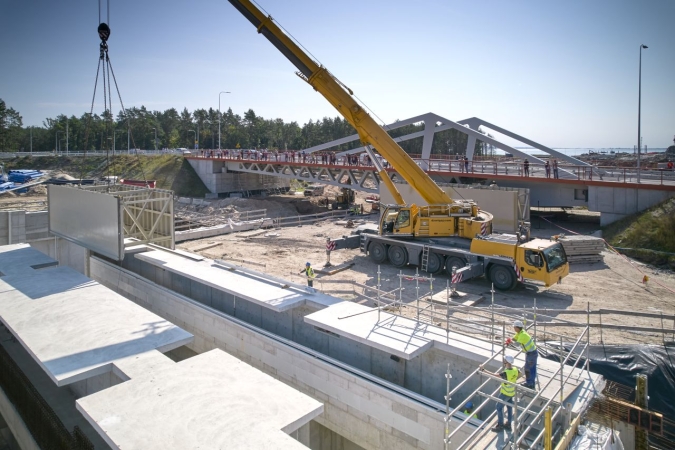 Przekop Mierzei Wiślanej wchodzi w kolejny etap. Trwa montaż pierwszej bramy do 