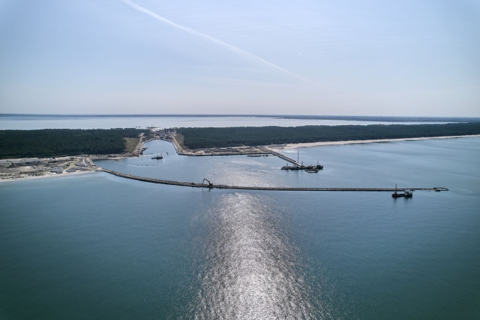 Przekop Mierzei Wiślanej wchodzi w kolejny etap. Trwa montaż pierwszej bramy do 