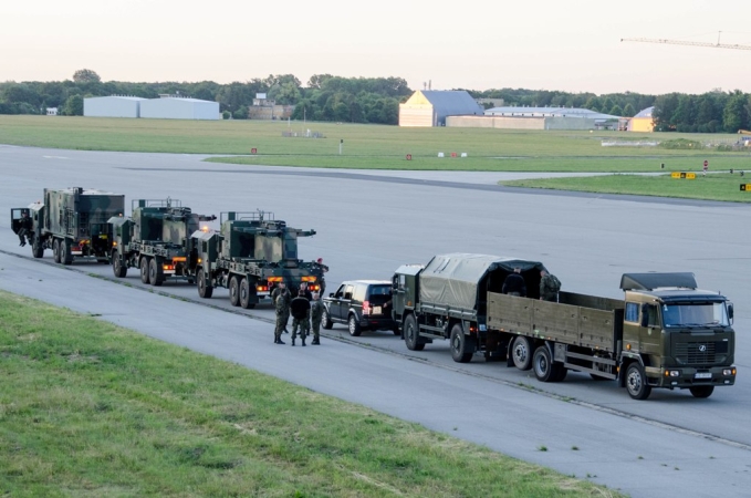 Kolos ze sprzętem MJR na gdyńskim lotnisku-GospodarkaMorska.pl