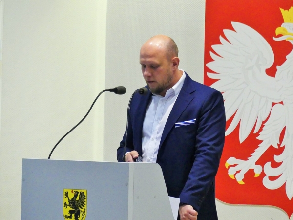 Gdańsk. Debatowali o rozwoju morskiej energetyki wiatrowej na Bałtyku [WIDEO]-GospodarkaMorska.pl