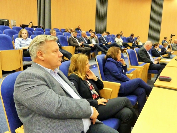 Gdańsk. Debatowali o rozwoju morskiej energetyki wiatrowej na Bałtyku [WIDEO]-GospodarkaMorska.pl