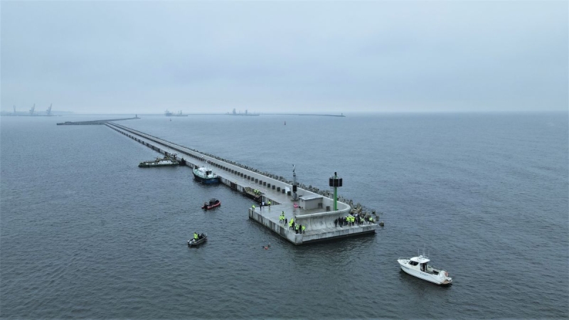 Modernizacja układu falochronów w Porcie Północnym w Gdańsku. Wykonano część budowlanych robót hydrotechnicznych [WIDEO]-GospodarkaMorska.pl