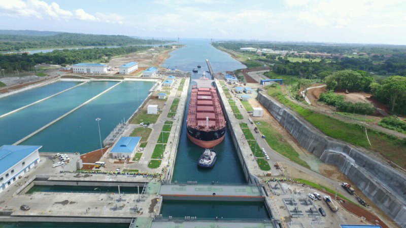 Pierwszy masowiec już przekroczył rozbudowany Kanał Panamski (foto)-GospodarkaMorska.pl