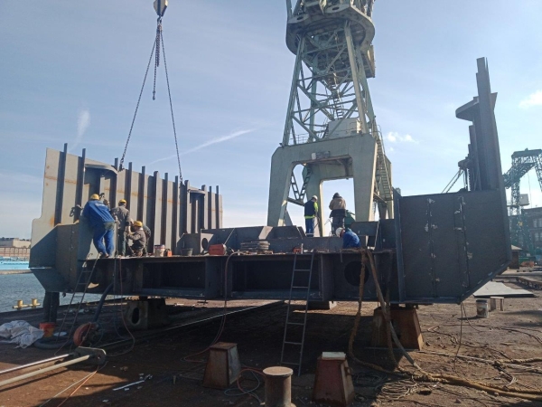 Stocznia Safe. Położenie stępki pod jednostkę Shoalbuster 2711 ICE [ZDJĘCIA]-GospodarkaMorska.pl